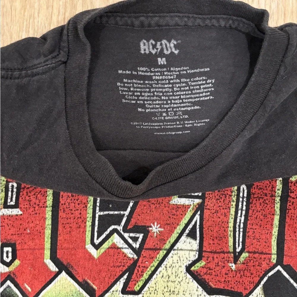AC/DC Graphic Short Sleeve Tee Size Medium - Picture 5 of 5
